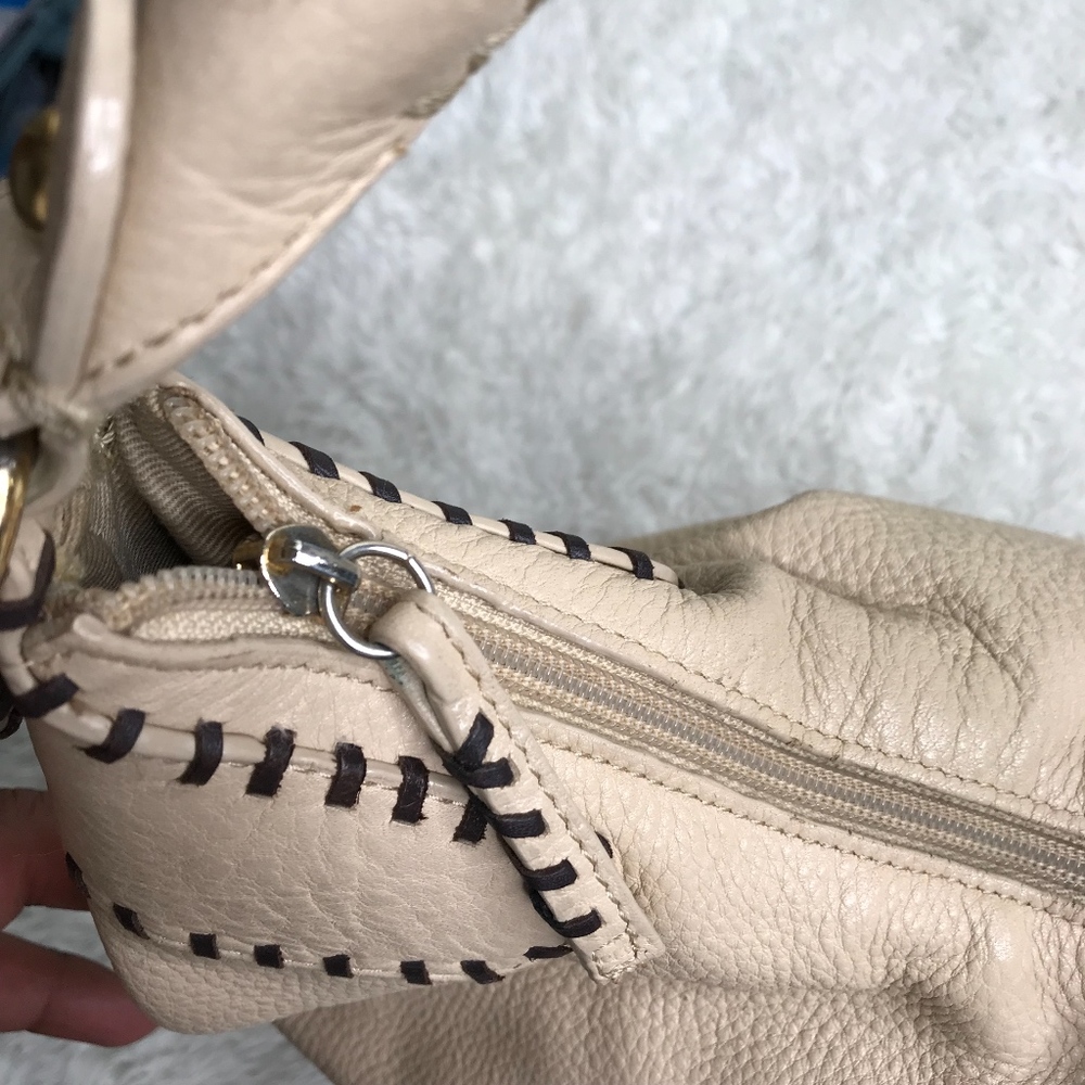 Sondra Roberts Purse Womens Ivory Stitching Casual - Picture 5 of 6